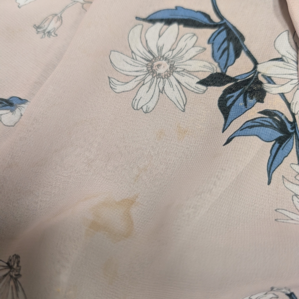 Chic Floral Off-Shoulder Blouse in Soft Pink - Picture 4 of 5